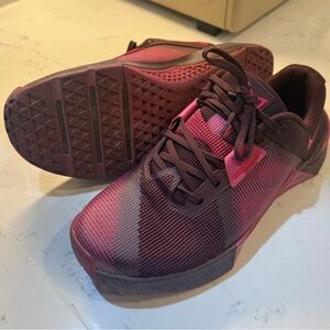 Nike Women's Metcon 10 Shoes in Burgundy and Pink Size 7 New